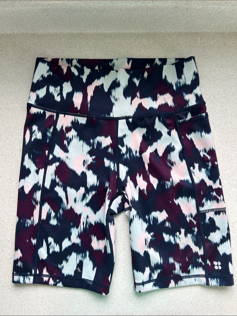 {Sweaty Betty} Super Sculpt 8 inch compression bike yoga training shorts